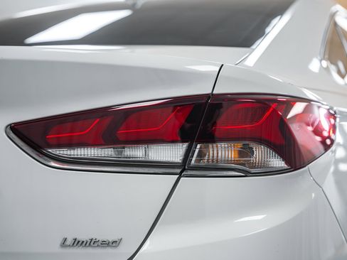 Used 2018 Hyundai Sonata Limited image 7