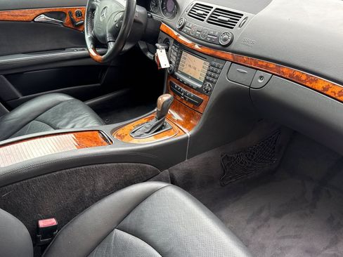 Used 2005 Mercedes-Benz E 320 Sedan image 30