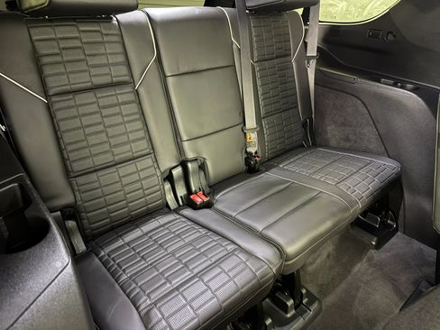 Used 2024 Cadillac Escalade Sport Platinum w/ LPO, ONYX Package AWD/4WD image 42