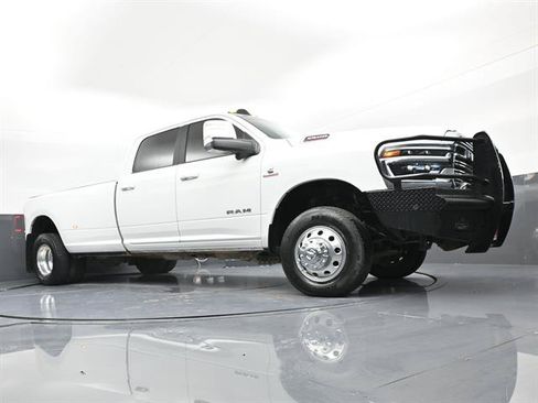 Used 2026 RAM 3500 Laramie w/ Towing Technology Group AWD/4WD image 30