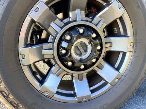 Used 2023 Ford F250 Lariat w/ Sport Appearance Package AWD/4WD image 3