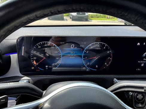 Used 2022 Mercedes-Benz CLA 250 4MATIC image 20