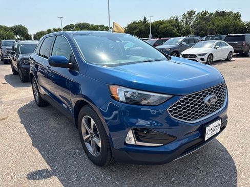 Certified 2023 Ford Edge SEL w/ Convenience Package AWD/4WD image 12
