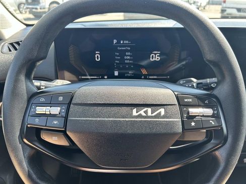 Used 2025 Kia K4 LXS image 30