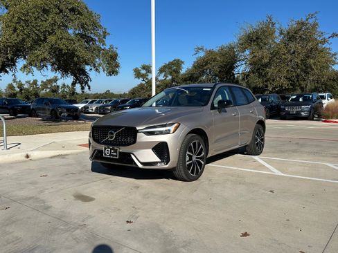 Used 2025 Volvo XC60 B5 Plus w/ Protection Package Premier AWD/4WD image 2