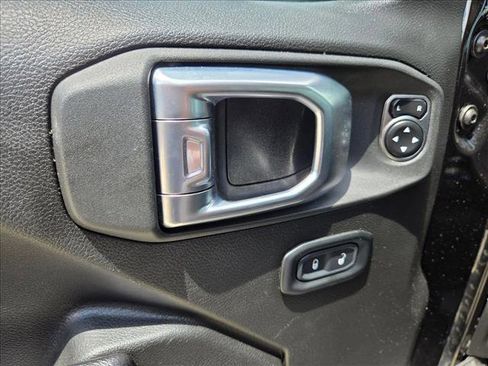 Used 2023 Jeep Gladiator Mojave w/ LED Lighting Group AWD/4WD image 12