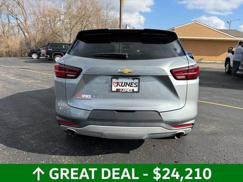 Used 2025 Chevrolet Blazer LT FWD image 8