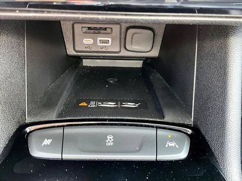 Used 2023 Chevrolet Bolt EUV LT w/ Convenience Package FWD image 26