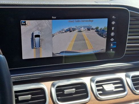 Used 2023 Mercedes-Benz GLS 450 4MATIC image 4
