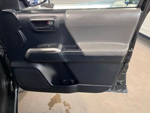 Used 2016 Toyota Tacoma SR5 image 14