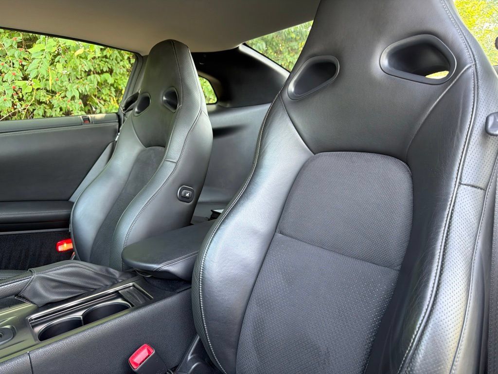 Used 2009 Nissan GT-R Premium AWD/4WD image 3