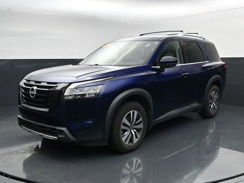 Used 2023 Nissan Pathfinder SL FWD image 4