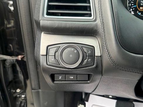 Used 2019 Ford Explorer Platinum AWD/4WD image 16
