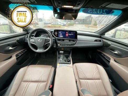 Certified 2025 Lexus ES 300h w/ Luxury Package image 12