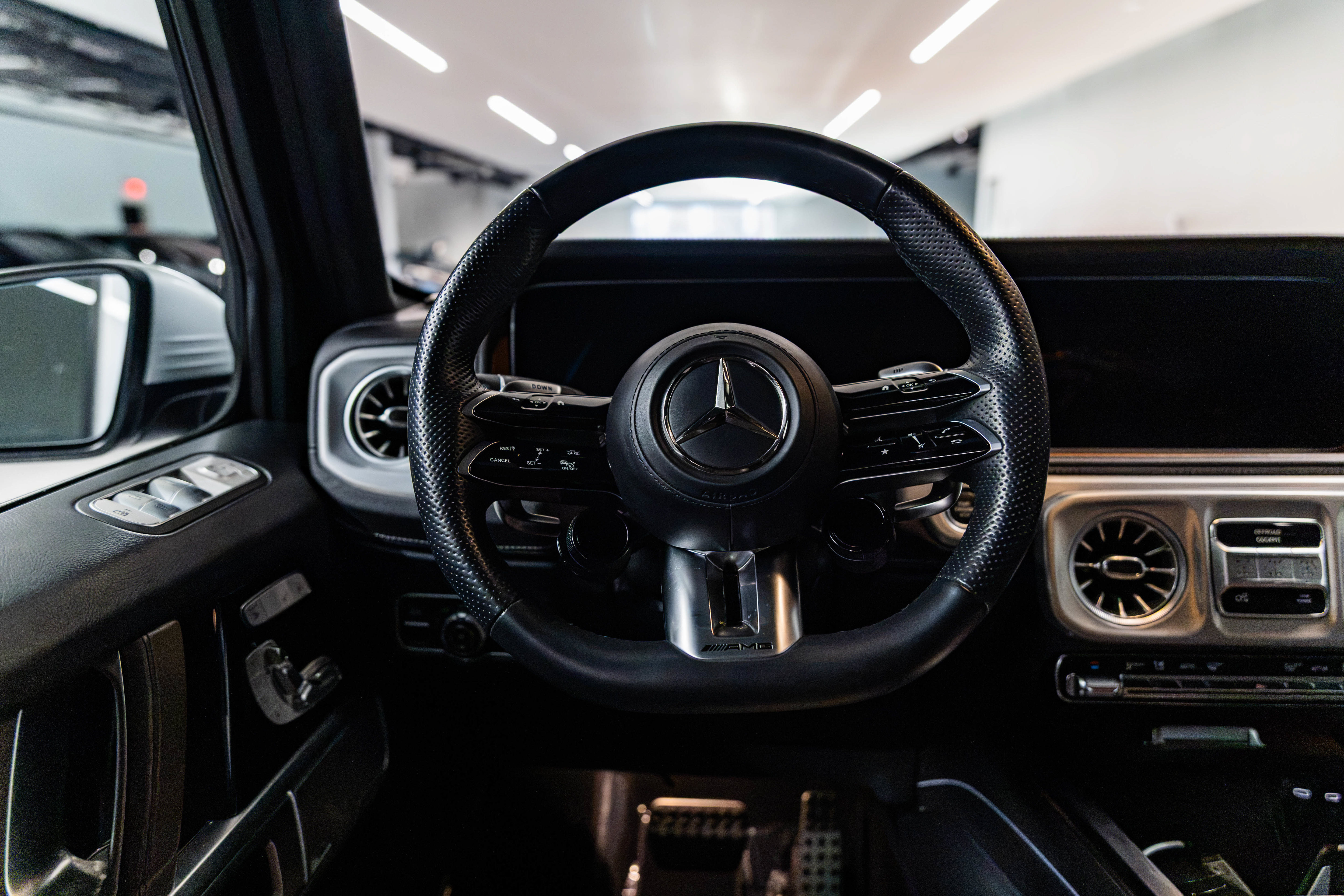 Used 2025 Mercedes-Benz G 63 AMG 4MATIC image 28