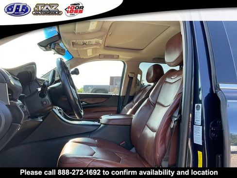 Used 2019 Cadillac Escalade Luxury RWD image 10
