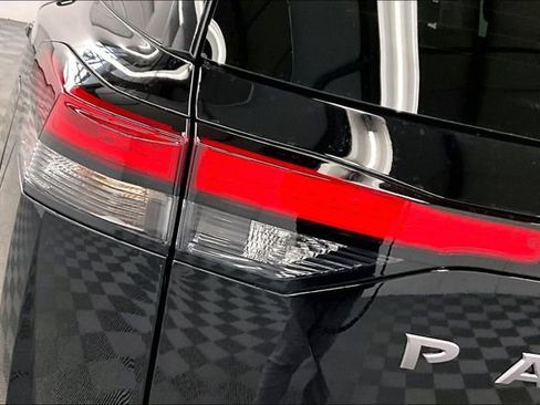 New 2026 Nissan Pathfinder Platinum image 18