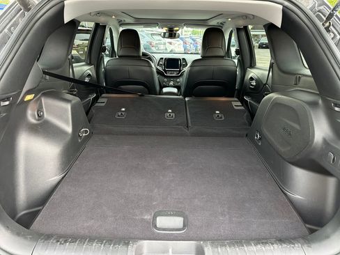 Used 2022 Jeep Cherokee Limited AWD/4WD image 28