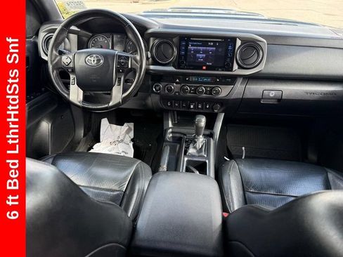 Used 2019 Toyota Tacoma TRD Sport w/ TRD Premium Sport Package AWD/4WD image 13