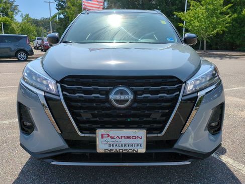 Used 2023 Nissan Kicks SR FWD image 9