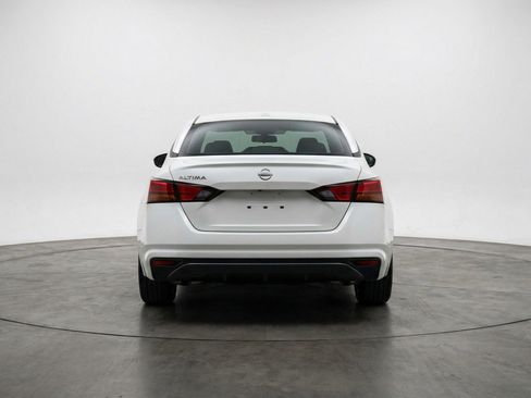 Used 2025 Nissan Altima 2.5 SV FWD image 7