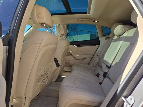 Used 2022 Maserati Levante GT image 13