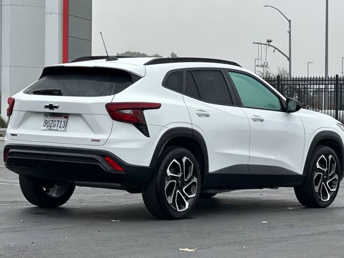 Used 2025 Chevrolet Trax RS w/ Driver Confidence Package image 4