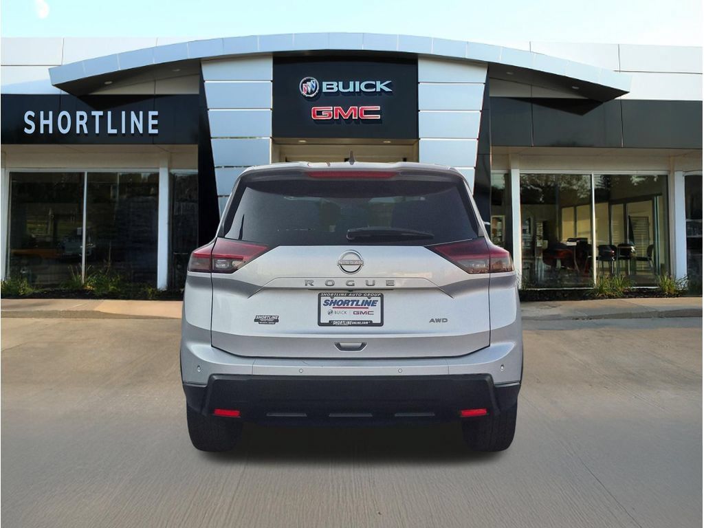 Used 2024 Nissan Rogue S AWD/4WD image 4