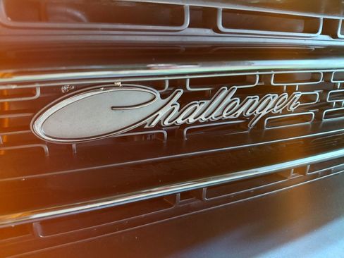 Used 2023 Dodge Challenger R/T w/ Blacktop Package image 22