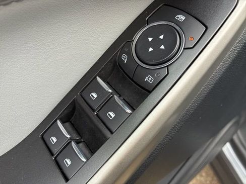 Used 2022 Ford Explorer XLT w/ Equipment Group 202A image 41