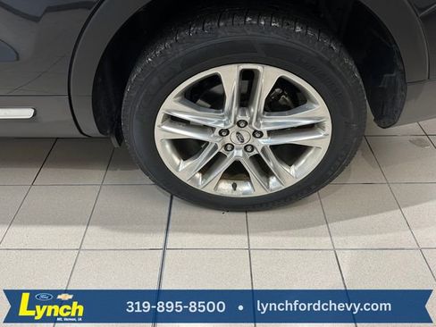 Used 2017 Ford Explorer XLT w/ Equipment Group 202A image 32