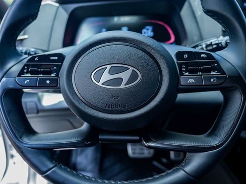 Used 2025 Hyundai Elantra Sport FWD image 12