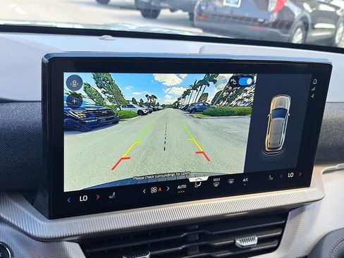 Certified 2025 Ford Explorer Active AWD/4WD image 33