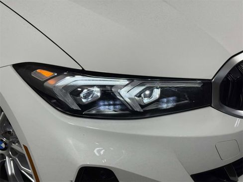 Used 2023 BMW 330i xDrive Sedan w/ Driving Assistance Package image 15