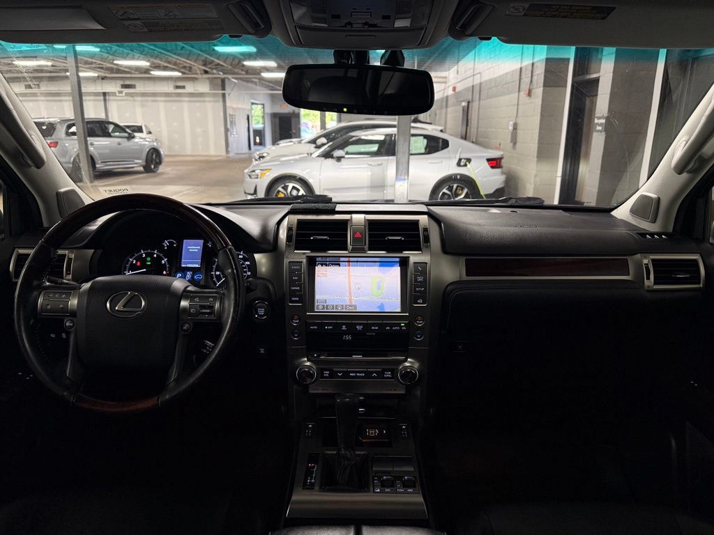 Used 2017 Lexus GX 460 Premium w/ Premium Package AWD/4WD image 8
