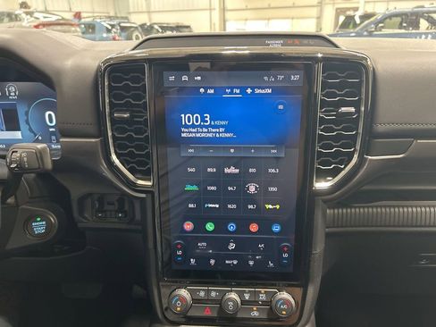 New 2025 Ford Ranger Lariat w/ Black Appearance Package image 18