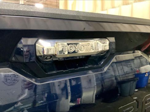 Used 2023 Toyota Tundra Limited w/ Power Package AWD/4WD image 31