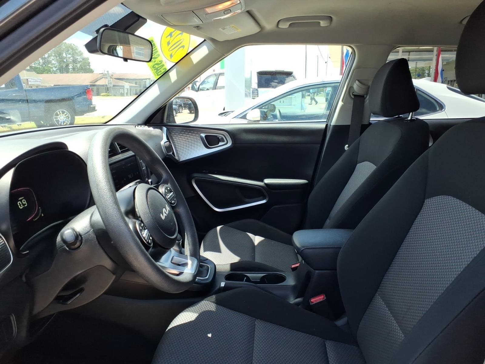 Used 2024 Kia Soul LX w/ LX Technology Package FWD image 7