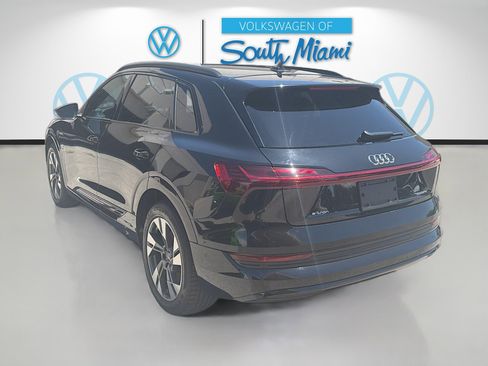 Used 2022 Audi e-tron Premium AWD/4WD image 5