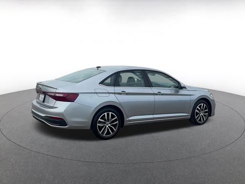 Used 2025 Volkswagen Jetta SE image 15