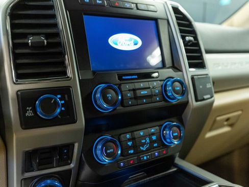 Used 2021 Ford F250 Lariat w/ Lariat Value Package image 12