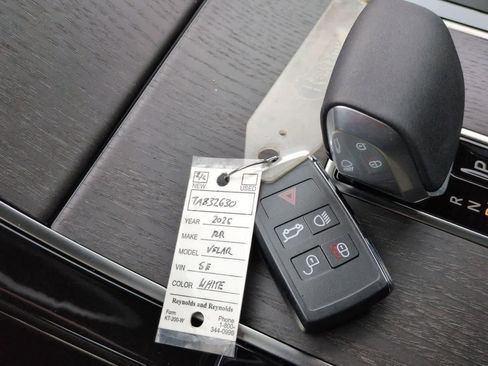 New 2026 Land Rover Range Rover Velar Dynamic SE image 35