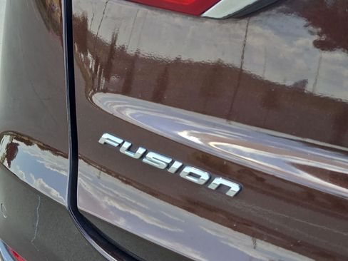 Used 2019 Ford Fusion SE w/ Equipment Group 151A FWD image 12