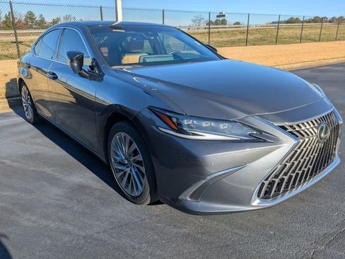 Used 2022 Lexus ES 350 Ultra Luxury image 2
