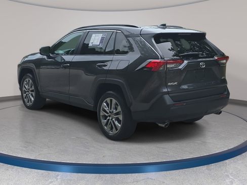 Used 2023 Toyota RAV4 XLE Premium FWD image 7
