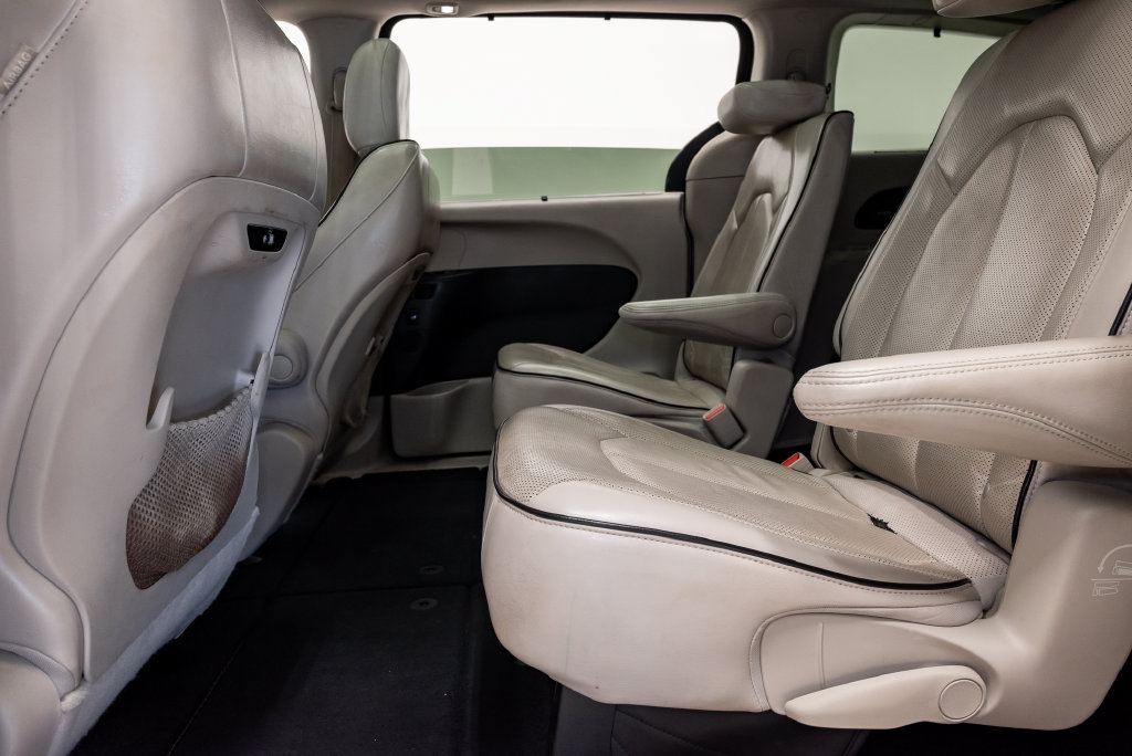 Used 2021 Chrysler Pacifica Limited w/ Premium & Safety Sphere Group AWD/4WD image 31