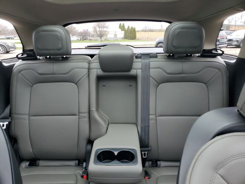 Used 2025 Lincoln Corsair AWD w/ Equipment Group 101A image 19