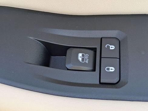 New 2025 Jeep Grand Cherokee Limited w/ Luxury Tech Group II image 37