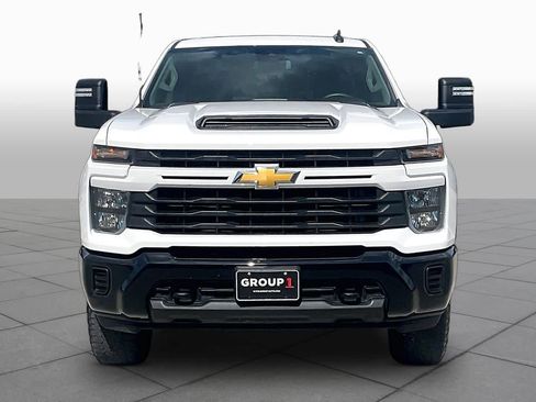 Used 2024 Chevrolet Silverado 2500 Custom w/ Custom Value Package AWD/4WD image 4