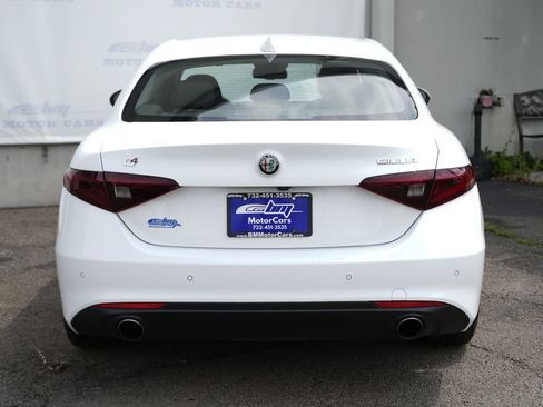 Used 2017 Alfa Romeo Giulia AWD image 6